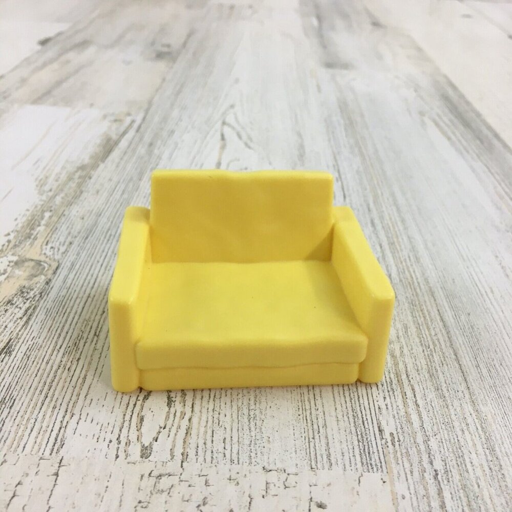 Bluey Chair Yellow Armchair Beach Cabin Figure House Furniture Replacement NEW